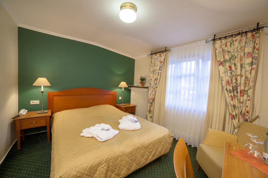 Hotel Zur Post Waldbreitbach Luaran gambar