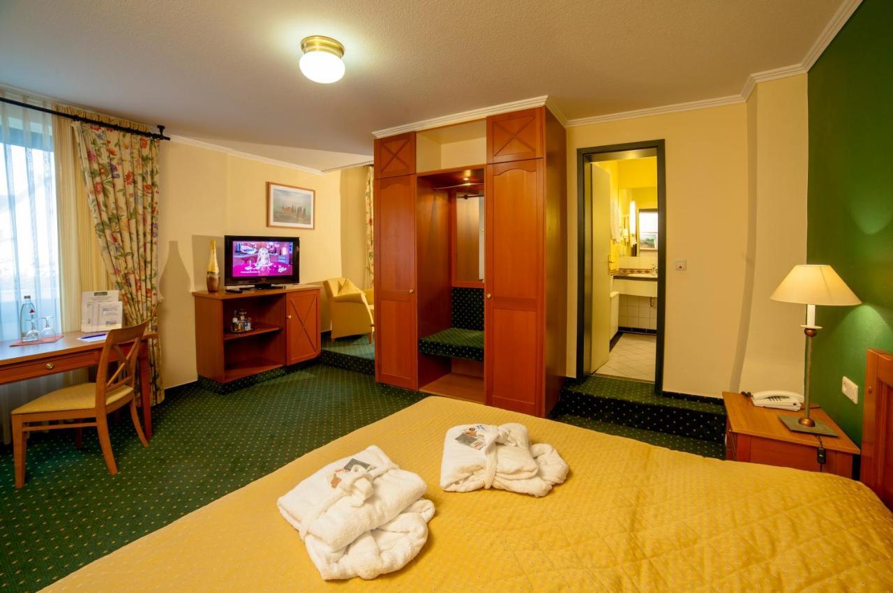 Hotel Zur Post Waldbreitbach Luaran gambar