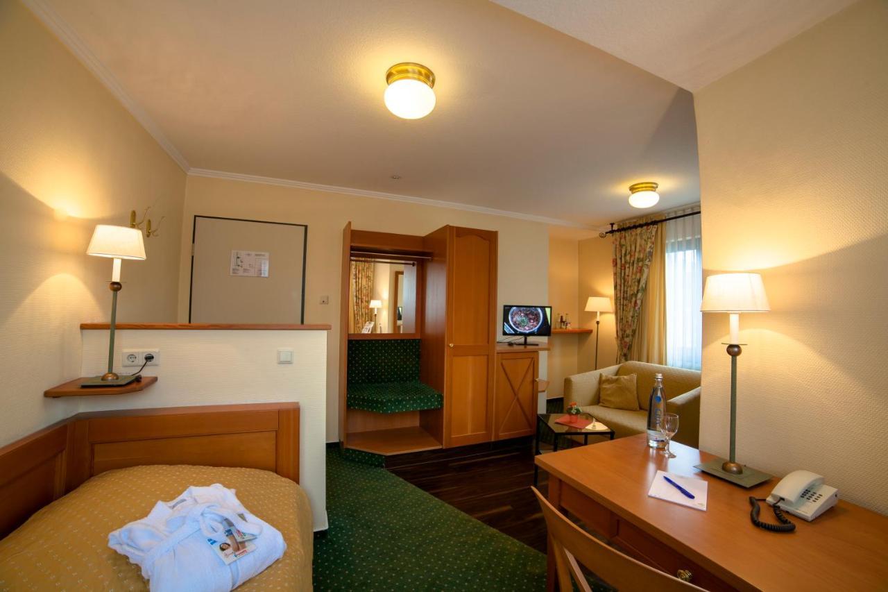 Hotel Zur Post Waldbreitbach Luaran gambar